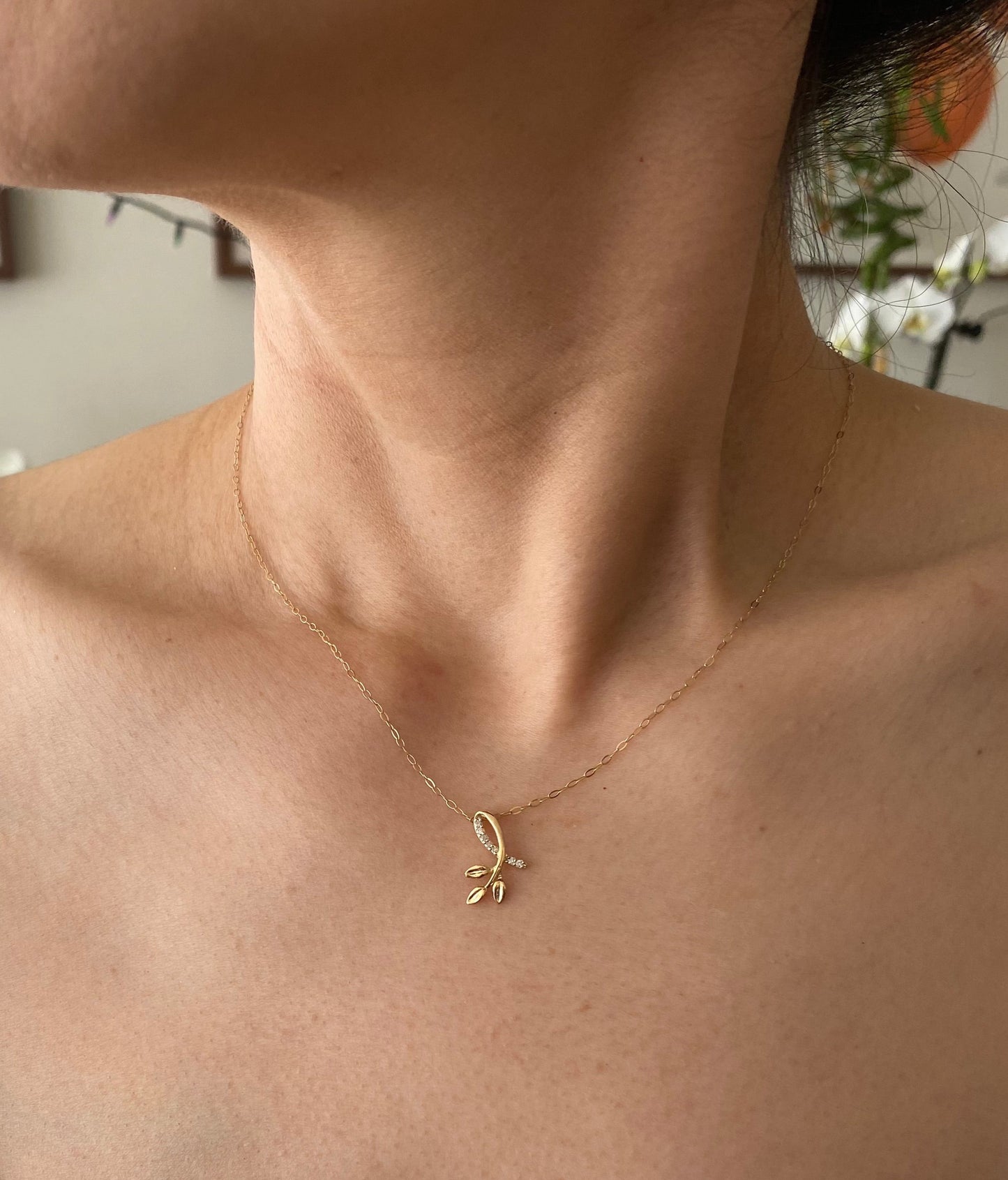 Leaf Diamond Gold Necklace