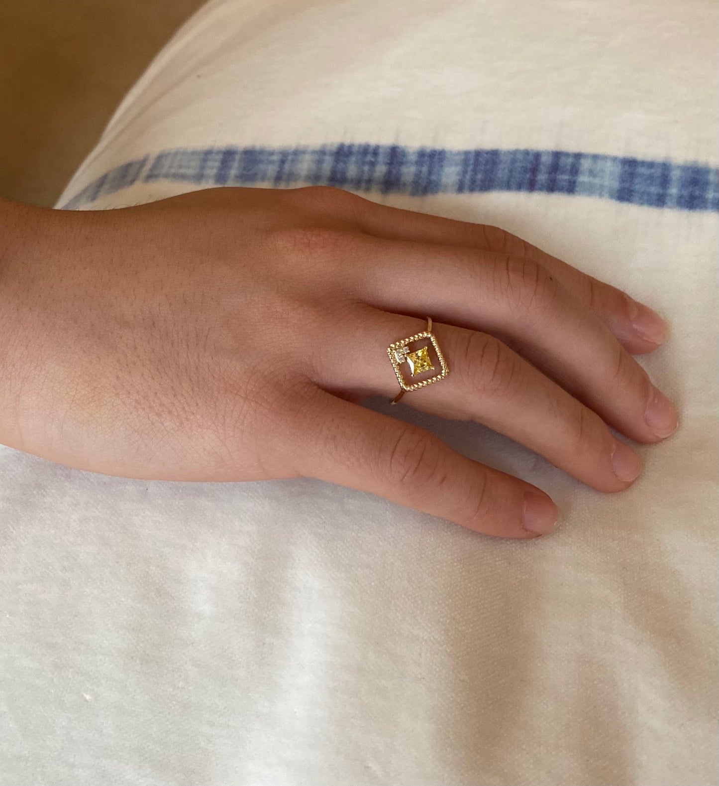 Framed Diamond & Yellow Citrine Gold Twist Ring